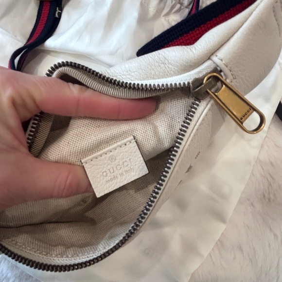 GUCCI 527792 Unisex Small Logo Print White Leather Messenger Belt Bag SZ 85” - Picture 4 of 6